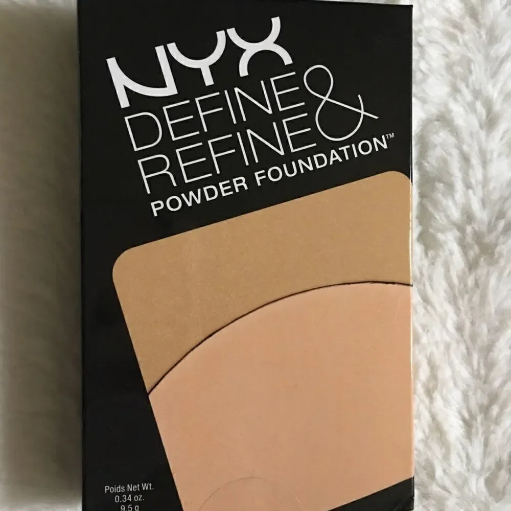 NYX Define & Refine Powder foundation light/pale